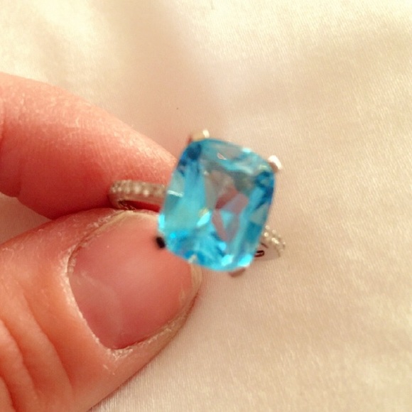 3 carat blue topaz & diamond ring - Picture 3 of 5